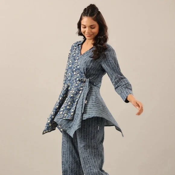 JISORA Dainty Florals with Arrows on Blue Cotton Top - Picture 1 of 14